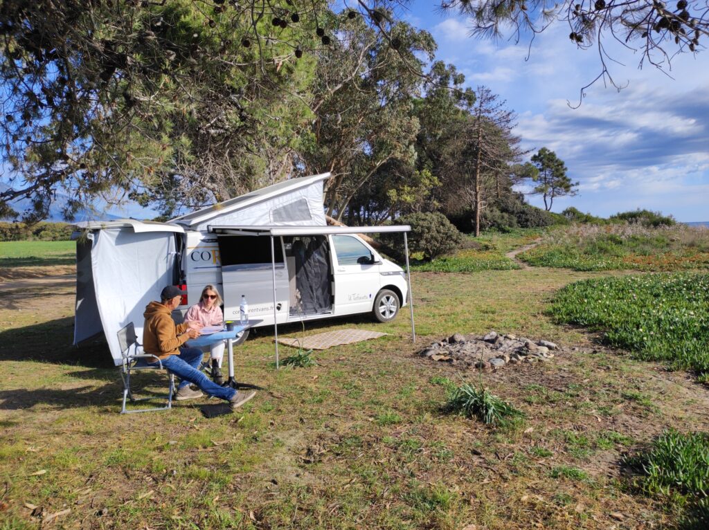 Présentation des services proposés par Corsica Rent Vans pour vous accompagner lors votre road trip