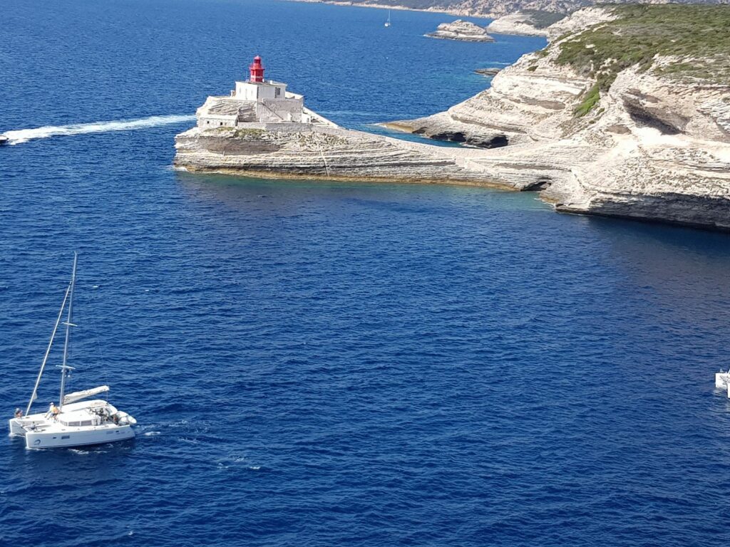 Road Trip  en Corse du Sud : Votre Van, les Routes, et l’Aventure !